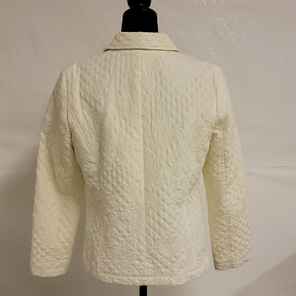 𝅺REQUIREMENTS cream colored jacket size medium - Picture 4 of 9